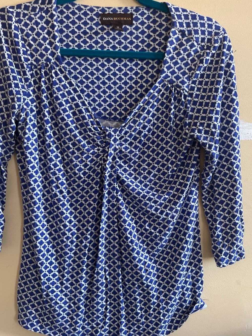Dana Buchman Blue and White Geometric V-Neck Blouse